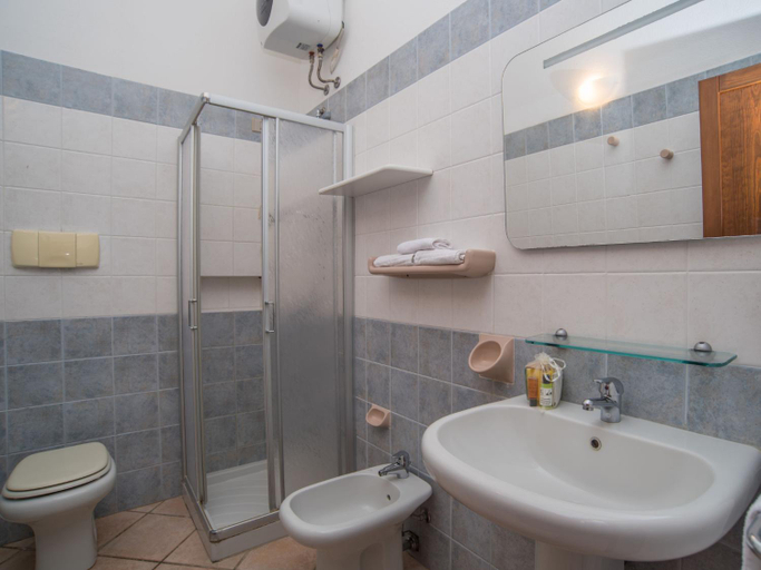 Bathroom 3, Holiday Home Residence Delphino - REI253 by Interhome, Cagliari