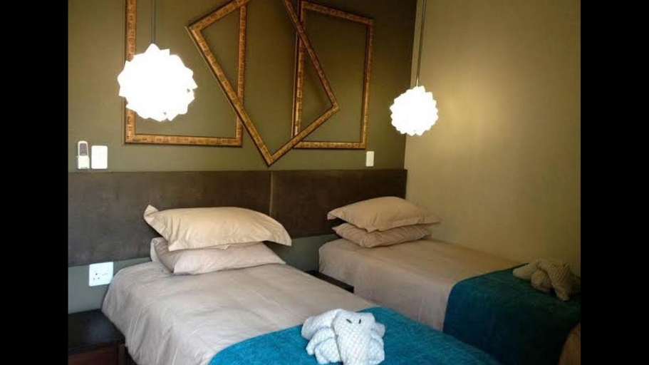 Others 3, Damascus Bush Lodge, Bojanala