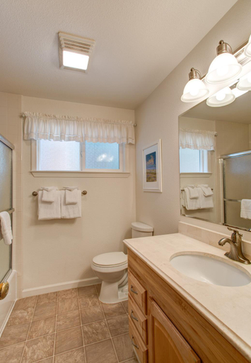Bathroom 3, 11B Sequoia House, Mariposa