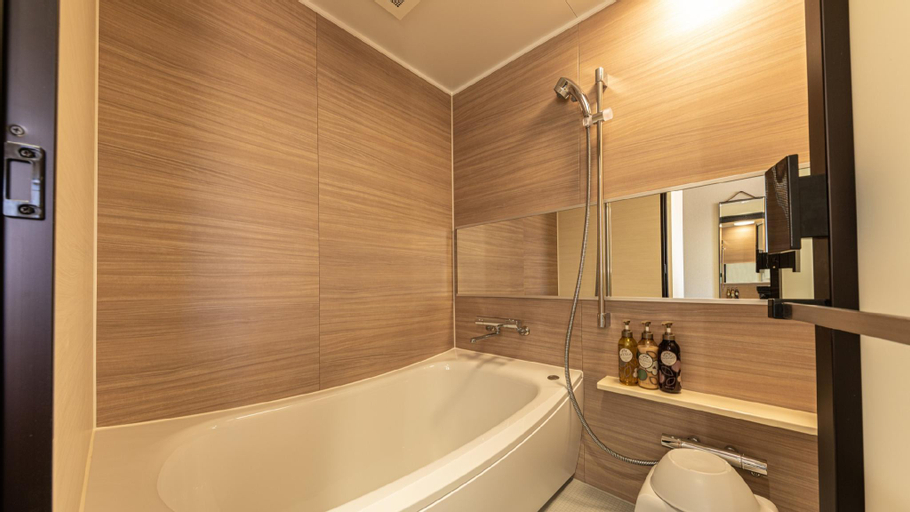 Bathroom 7