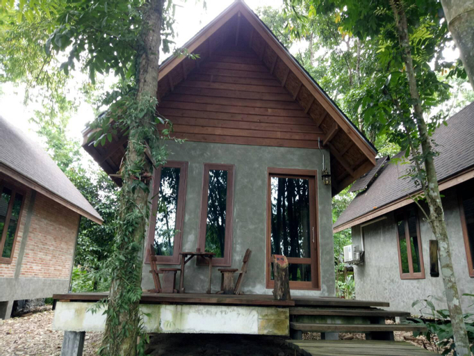 Exterior 14