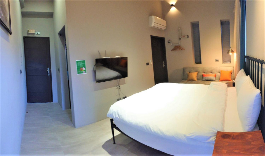 Bedroom 2, 82 Elevator Hostel - Call for Discounts, Hualien