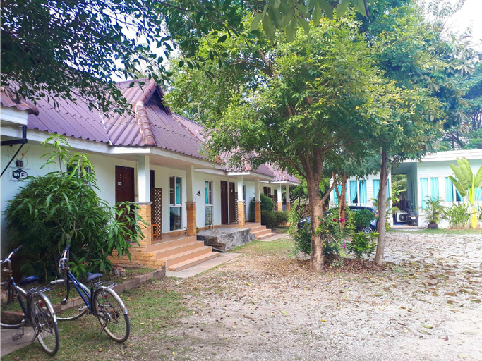 Exterior 1