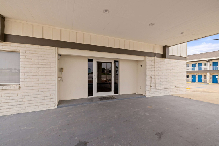Exterior & Views 2, Days Inn by Wyndham Kenedy/Karnes City, Karnes