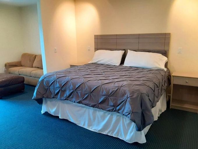 Bedroom 2, The Inn At LaBelle Yacht Club, Hendry
