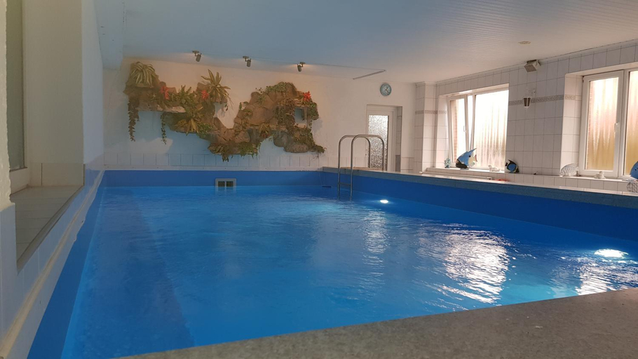 Sport & Beauty 2, Hotel-Pension Haus Hubertus, Leer