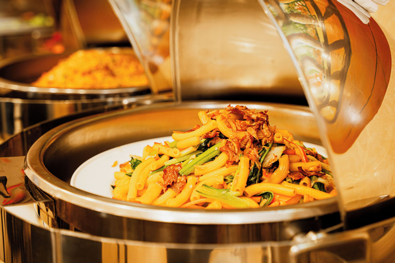 Food & Drinks 15