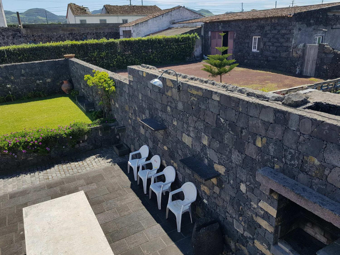 Others 5, Home Sweet Home, Ribeira Grande