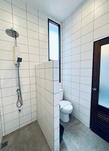 Bathroom 19