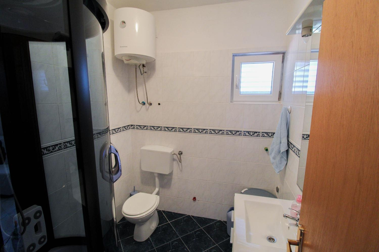 Others 5, Apartments Mladen, Marina