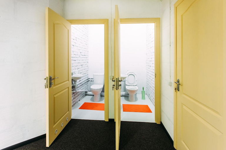 Bathroom, Happy Hostel Kiev, Solomians'kyi