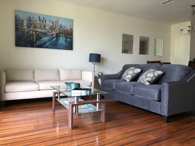 Others 5, Tideview 11 · Super Clean Home Away From Home. Sleep 12+, Orange