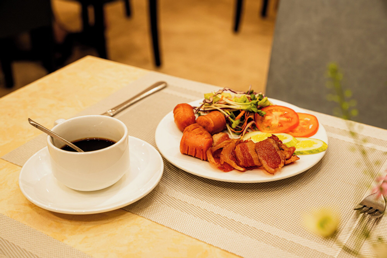 Food & Drinks 11