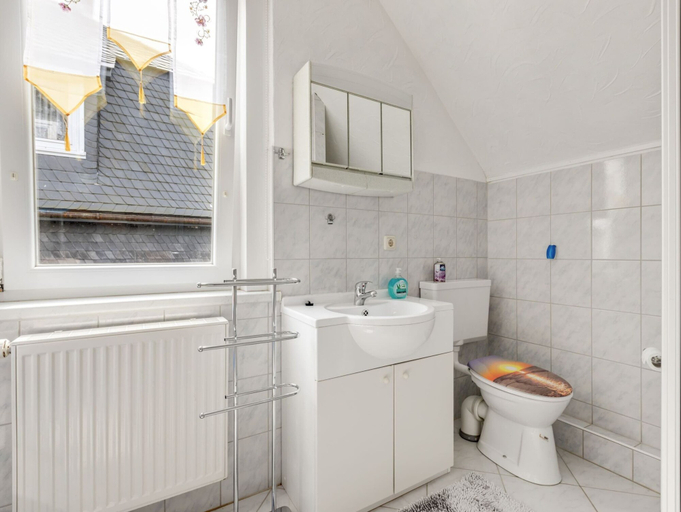 Bathroom, Cozy Apartment in Altenfeld With Garden, Ilm-Kreis