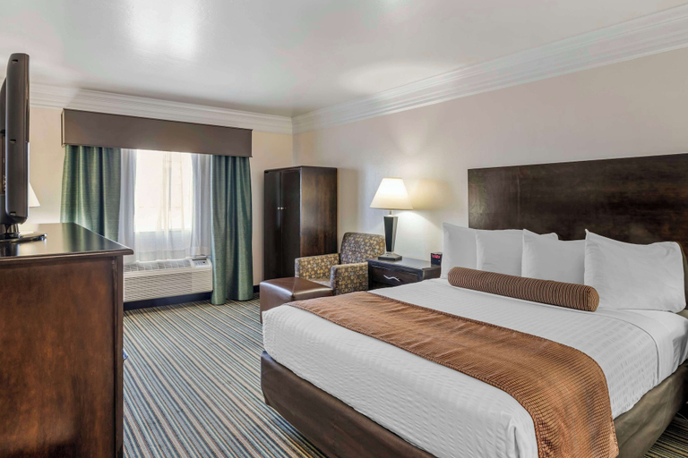 Bedroom 3, Best Western Liberty Inn, Kern