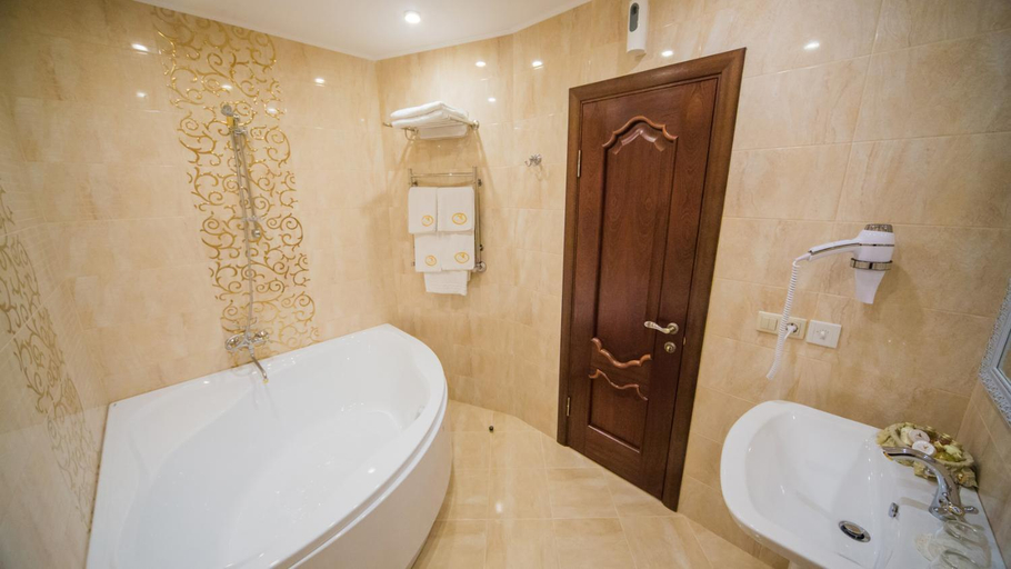 Bathroom 4, Fenix, Vinnyts'kyi