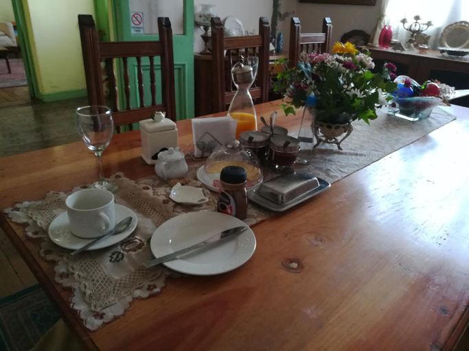 Food & Drinks 5, Hostal Renoir, Colchagua