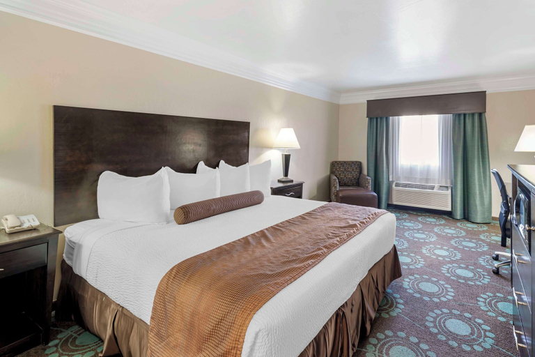 Bedroom 3, Best Western Liberty Inn, Kern