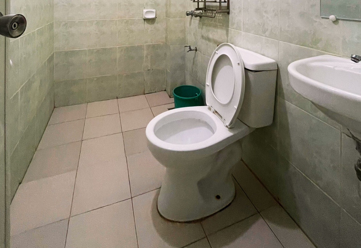 Bathroom 3, White Beach Hotel Puerto Galera powered by Cocotel, Puerto Galera