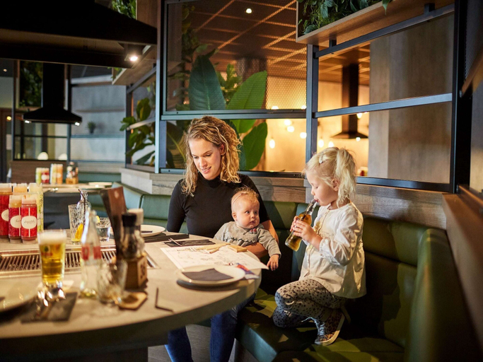 Dining 5, Great Villa With Sauna, Bubble Bath & Steam Shower, Roggel en Neer