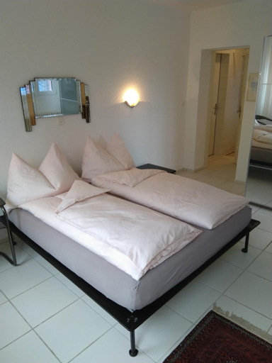 Bedroom 2, Swiss Borzoi House, Broye-Vully