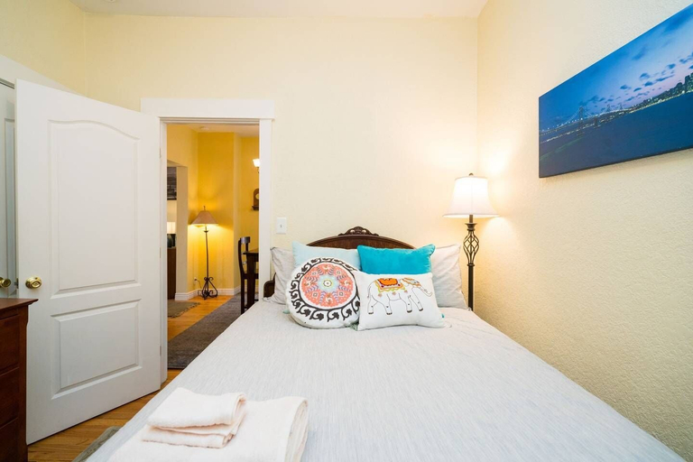 Bedroom 3, Artisan Victorian Spacious Backyard Great Location, Denver