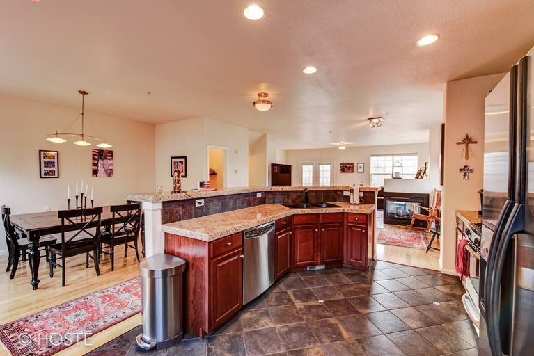 Others 5, 3BR Downtown Townhome /w Stunning Balcony Views!, El Paso