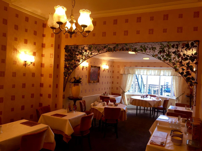 Food & Drinks 3, Bromwell Court, Conwy