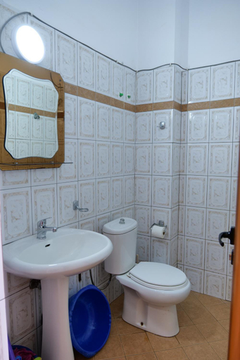 Bathroom 3, Vila Baka, Sarandës