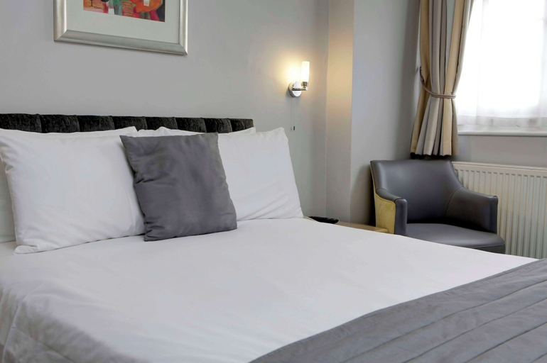Bedroom 3, Best Western Reading Calcot Hotel, Reading