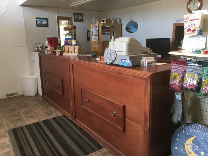 Others 3, Winkys Motel, Division No. 1
