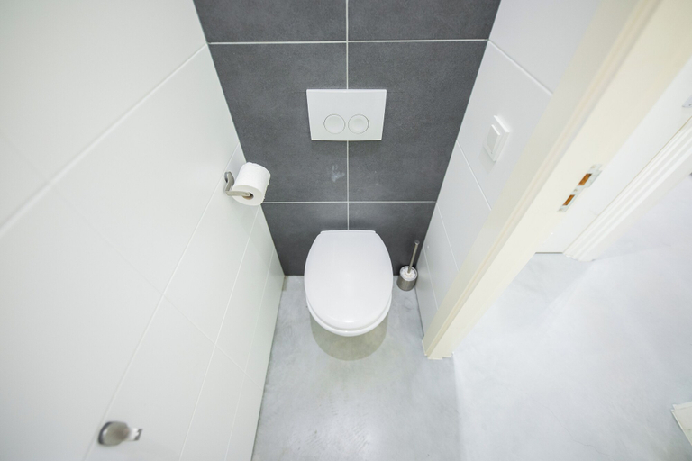 Bathroom 3, Lombardhof, Rotterdam