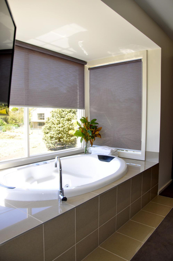 Others 4, Daylesford Spa Villa One, Hepburn - East