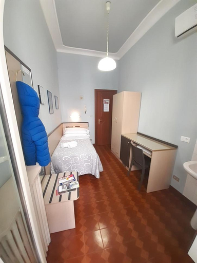Others 5, Albergo in Centro, Torino