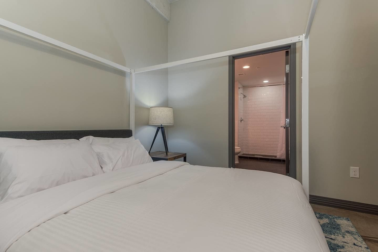 Bedroom 2, Brand New Stunning Unit Downtown, Dallas