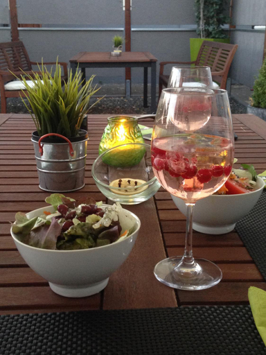 Food & Drinks 5, Wohnraum Hotel Gastehaus, Trier-Saarburg