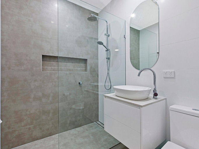 Bathroom 4