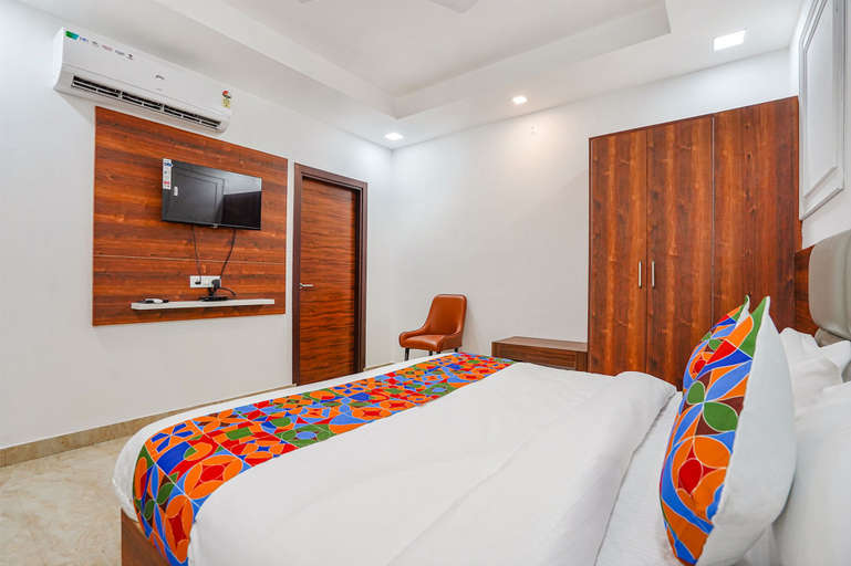 Bedroom 2, Fabhotel Amayra Inn, Gautam Buddha Nagar