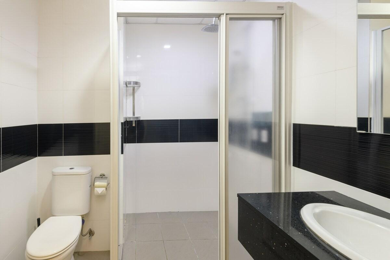 Bathroom 3, Seaview Serenity/2R2B/1~8pax/Gurney/Mansion One, Pulau Penang
