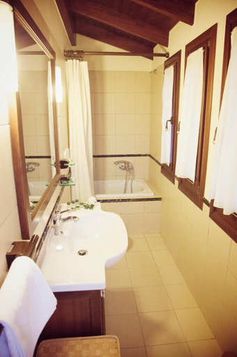 Bathroom 2, Villa Allegra, Crete