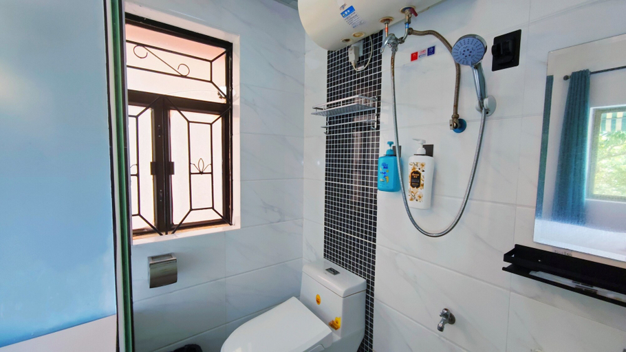 Bathroom 3, Cloud Tree Inn XiChong ShenZhen-YunShuLi, Shenzhen