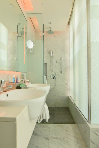 Bathroom 7