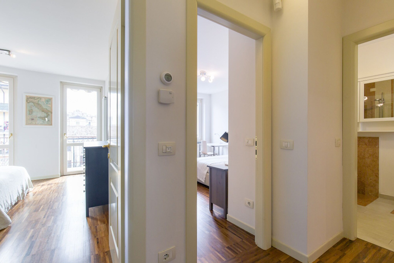 Bedroom 4, Point of View, Verona