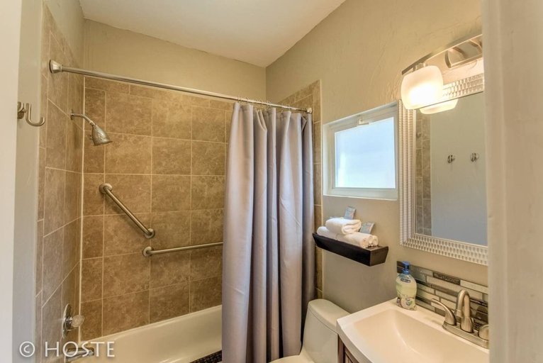 Bathroom 4, 2BR Downtown Adventure Pikes Peak Views AC!, El Paso