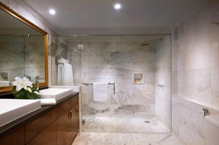 Bathroom 4