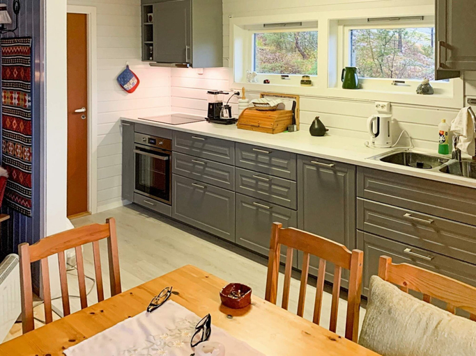 Others 5, 6 Person Holiday Home in Ostereidet, Lindås