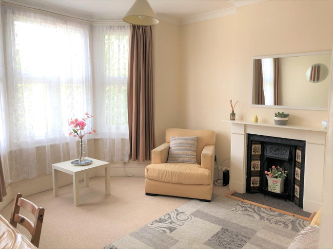 Guestroom, Spacious West London 2 Bedroom Apartment, London