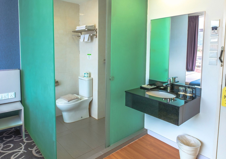 Bathroom 5, DeView Hotel Penang, Penang Island