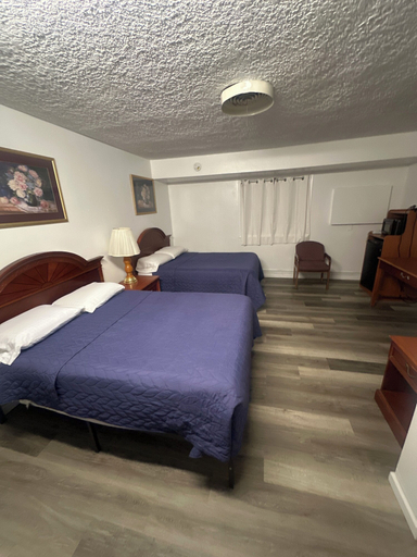 Bedroom 1, Adriatic, La Crosse