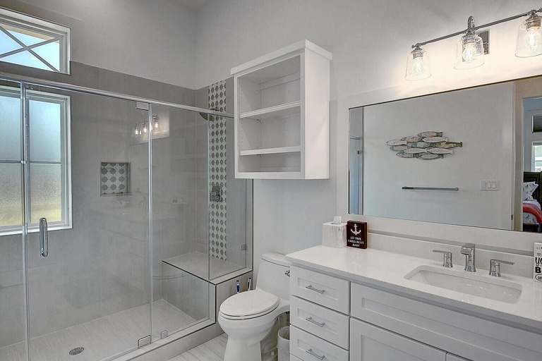 Bathroom 4, Good Times & Tan Lines 247 HL, Nueces